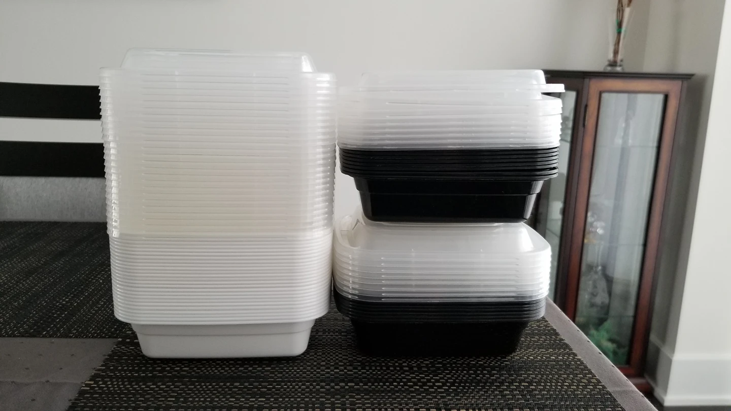 Plastic food containers