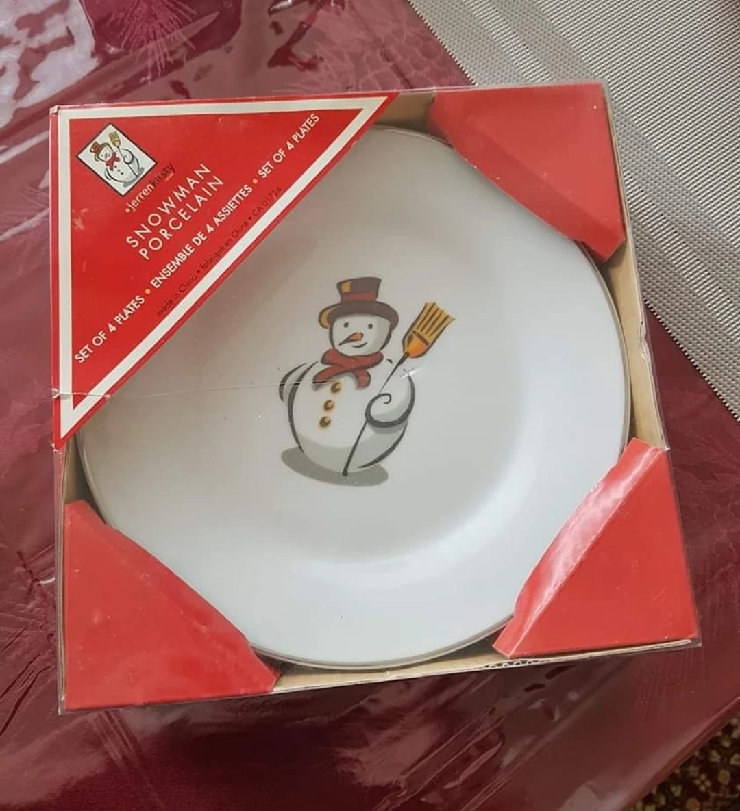 Christmas serving plates...set of 4