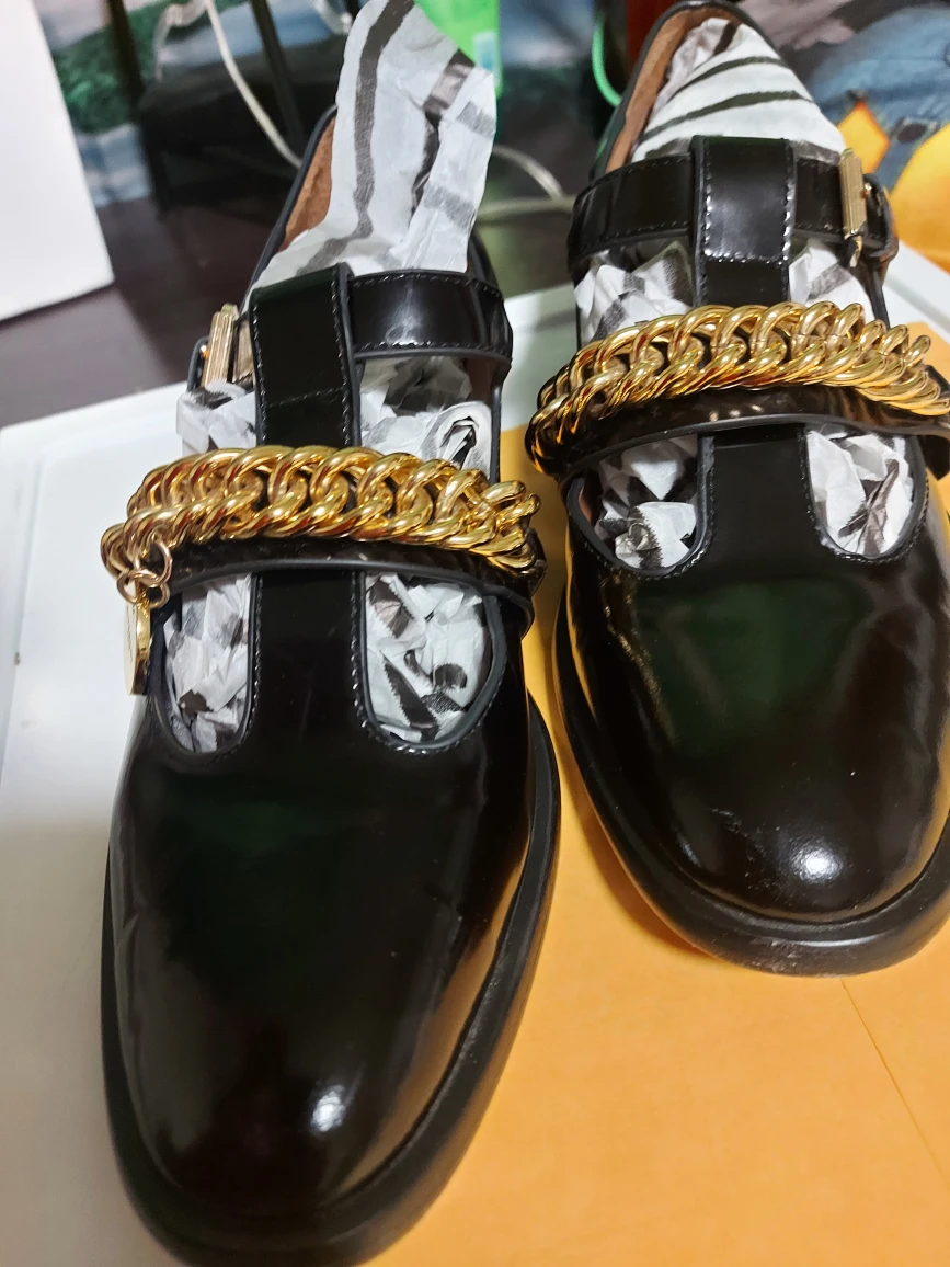 Authentic givenchy shoes thumbnail