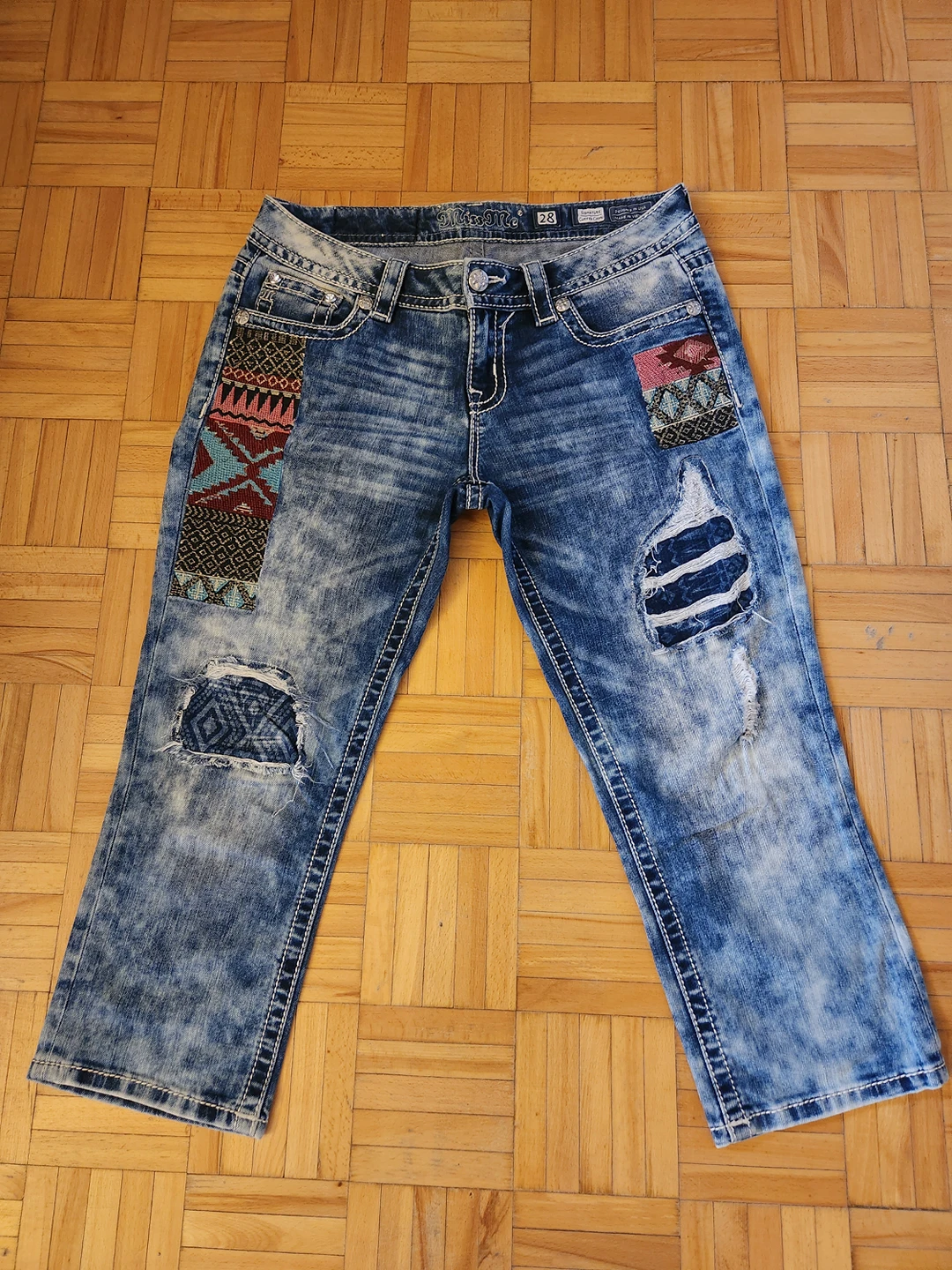 Miss Me Capri Jeans Size 28 thumbnail