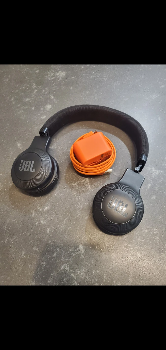 JBL Bluetooth wireless headphones and charger thumbnail