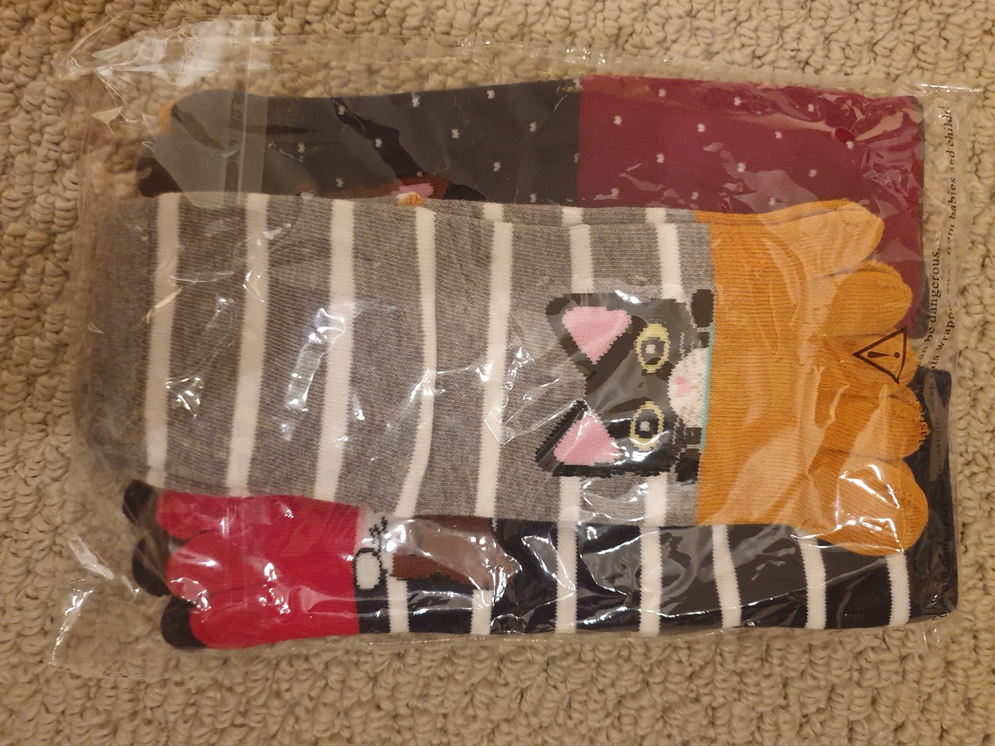 MOVING SALE! 5 pairs of cat toe socks image indicator(2)