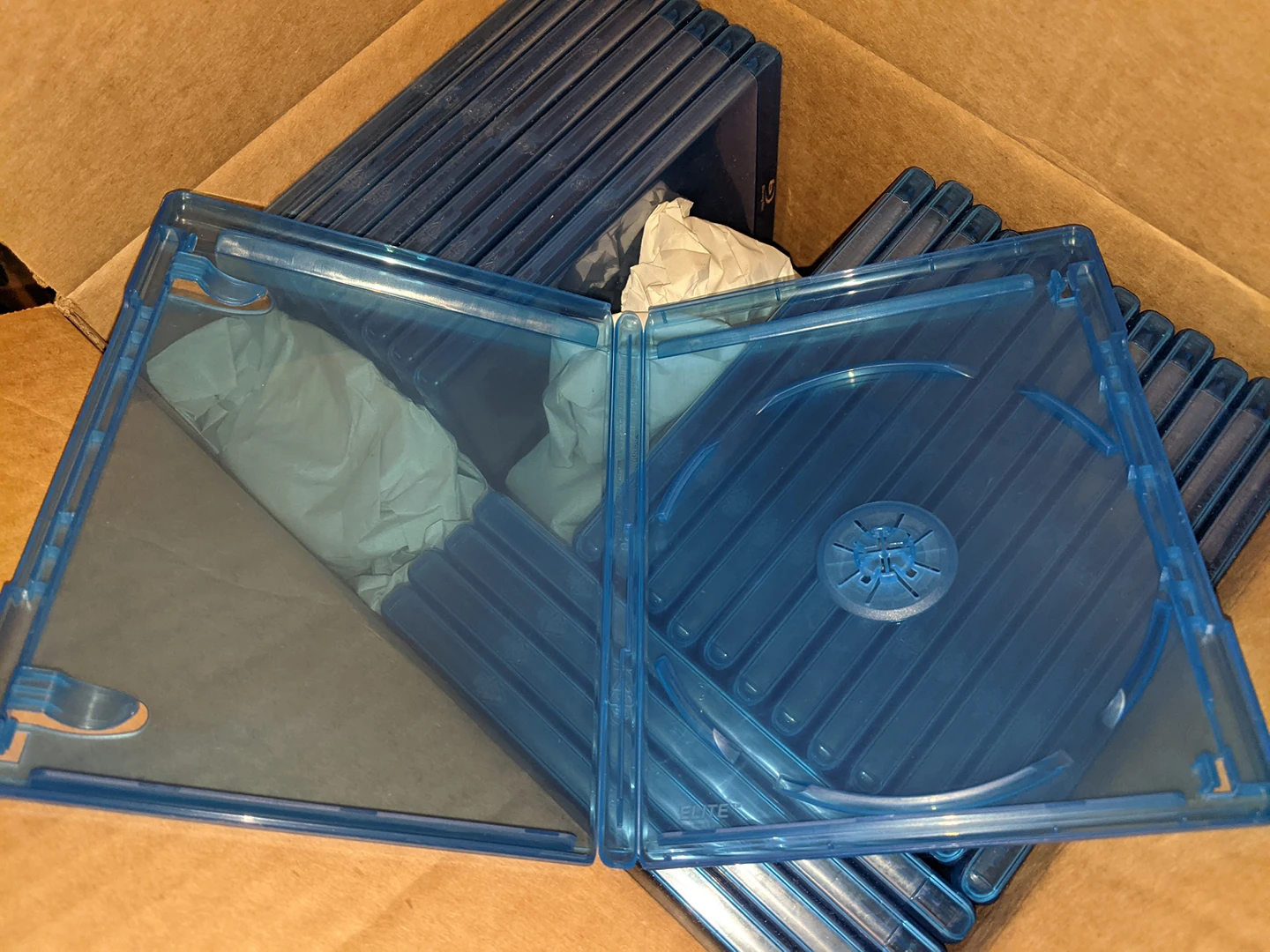 Empty Blu-Ray cases (25) thumbnail