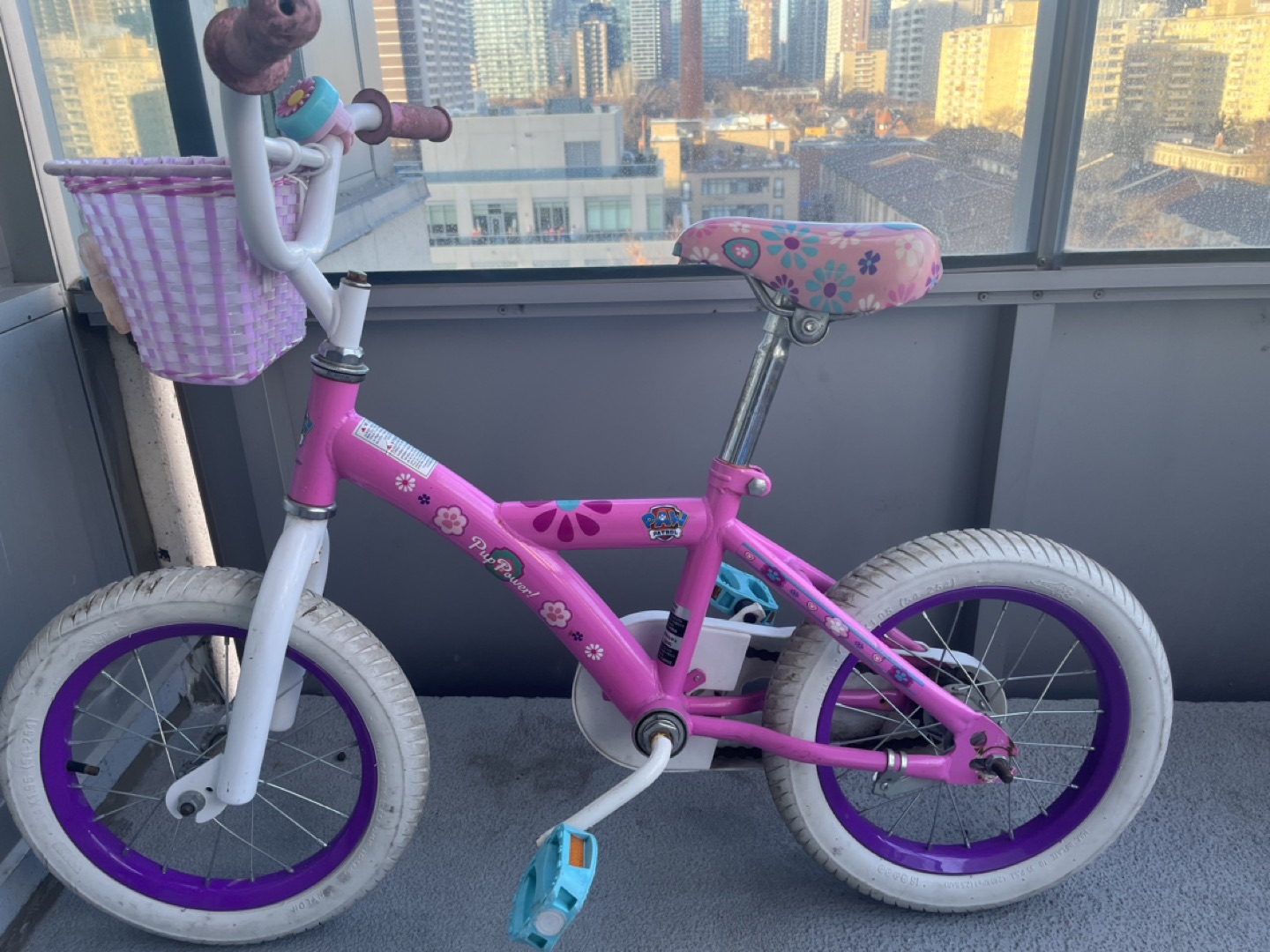 Girls Bike - *Downtowm pickup* thumbnail