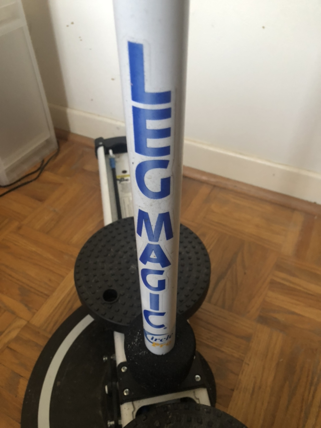 Leg magic - circle pro - Tony little