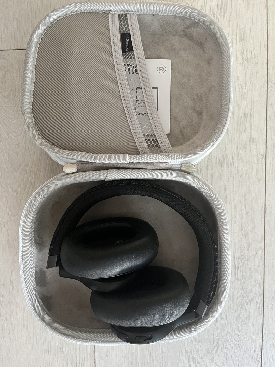LBL LIVE660NC New + white hard carrying case