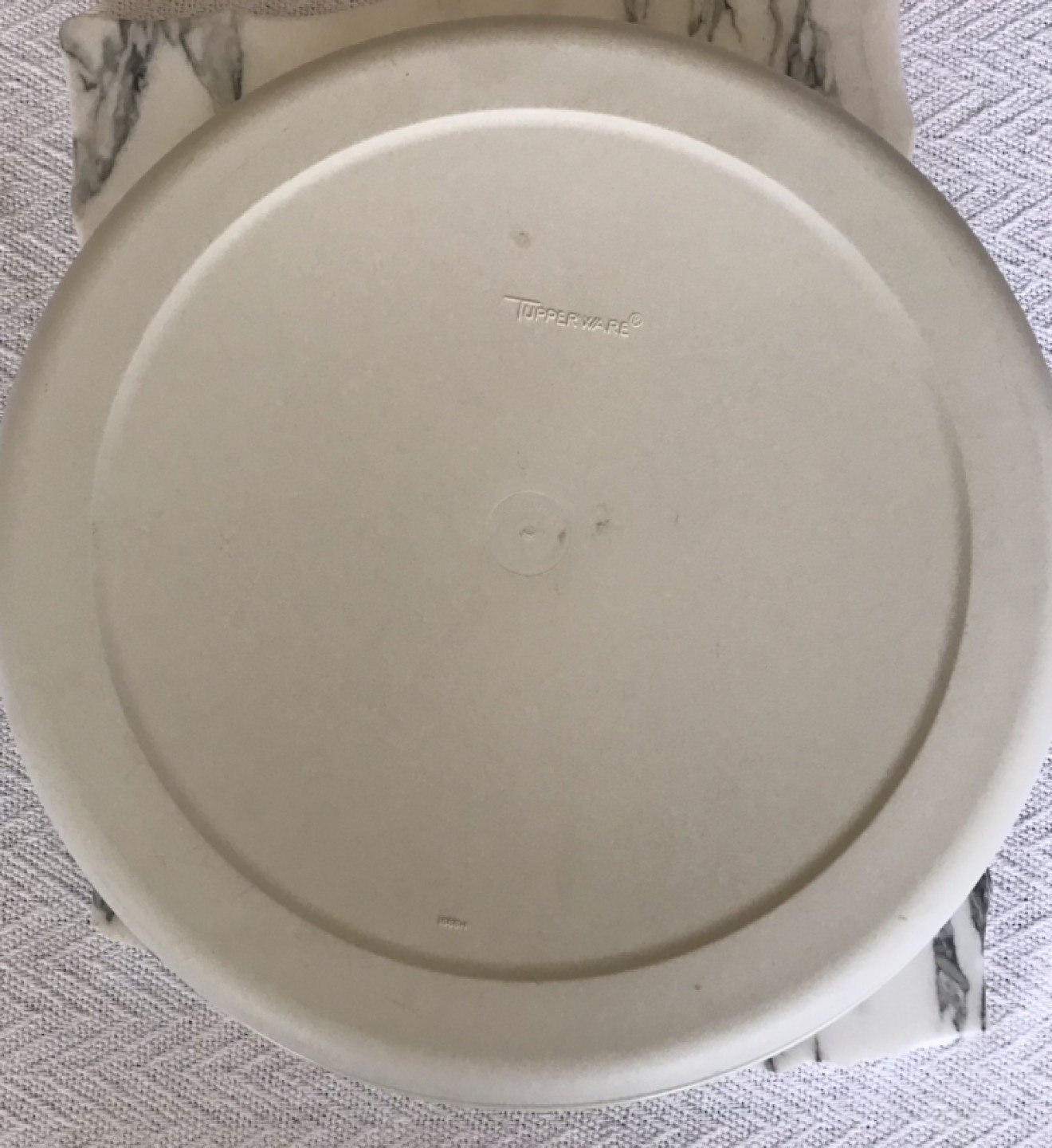 Vintage Collectable Tupperware Serving Tray image indicator(5)