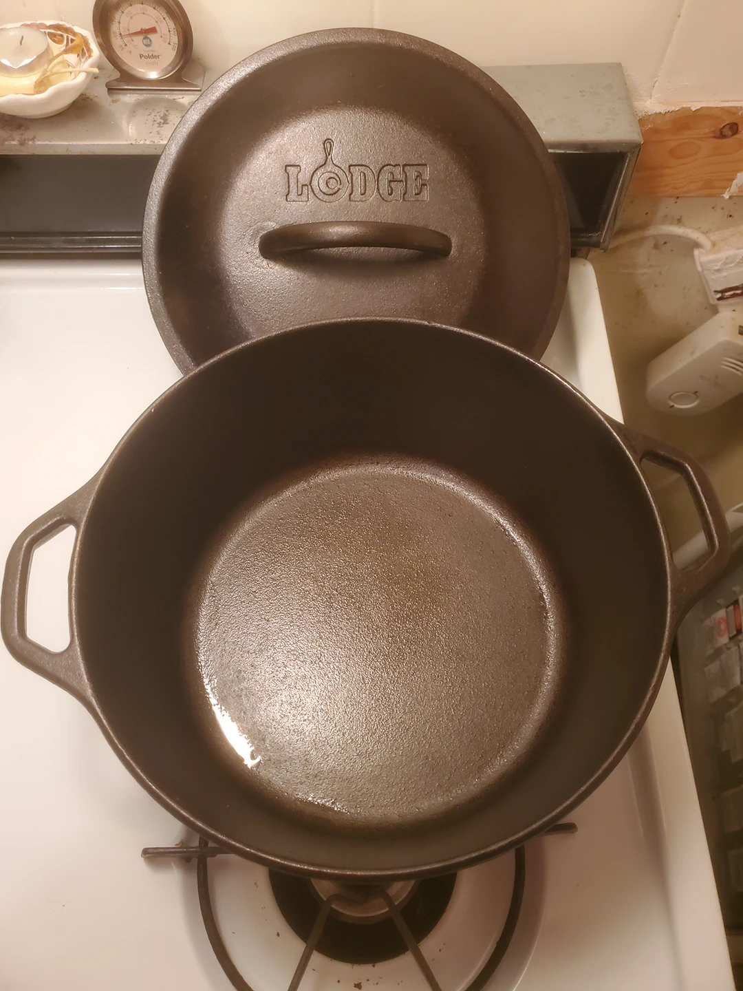 Lodge 5qt Cast Iron Dutch Oven