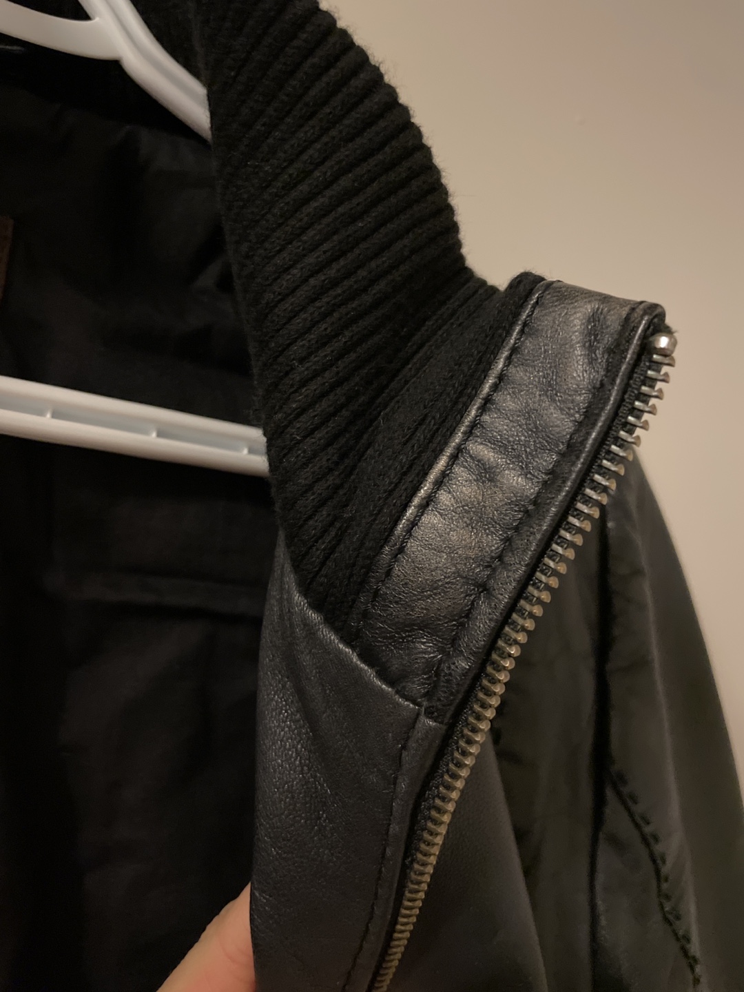 Danier Leather Bomber Jacket - photo 4