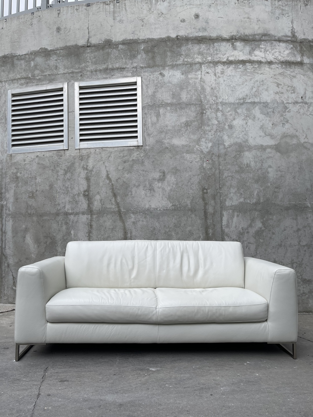 Soft Cream White Leather Natuzzi Ital Couch / 3 Seater Sofa