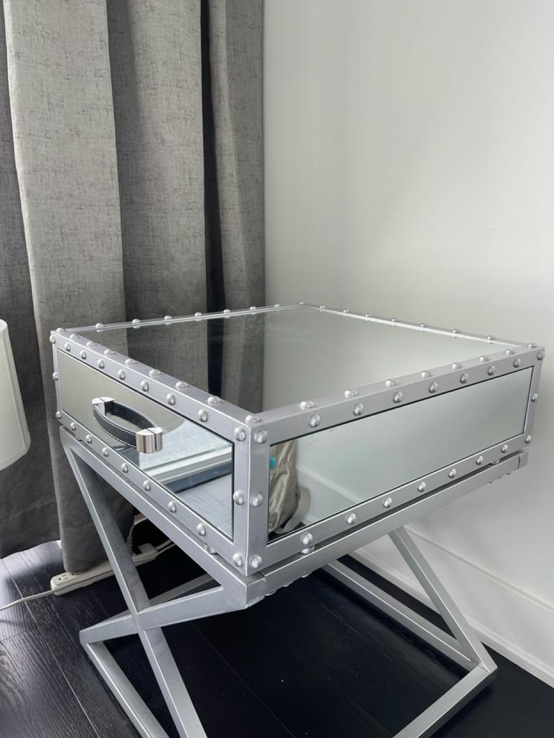2 bed side tables - photo 2