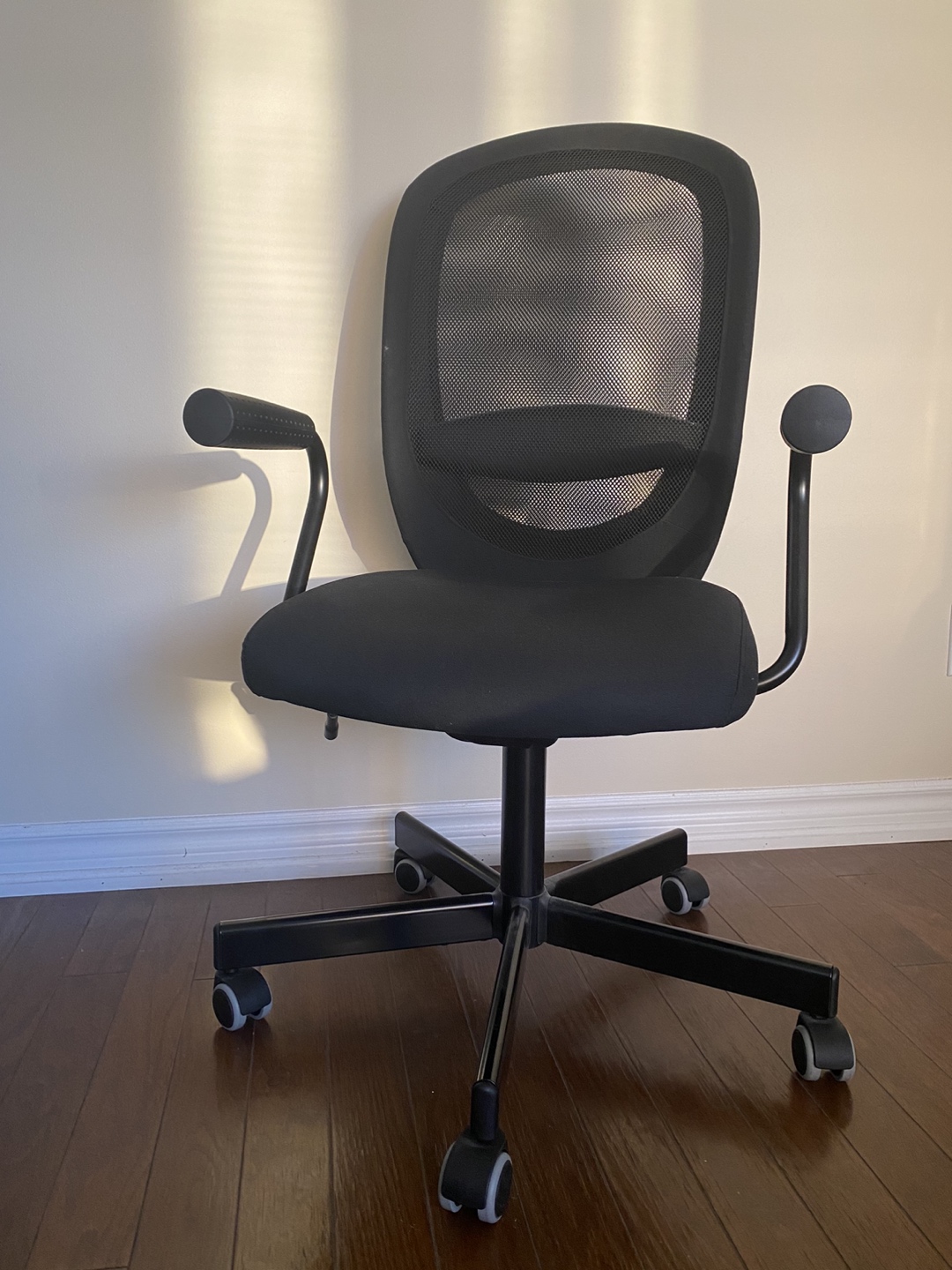 Lightly used office chair for sale thumbnail