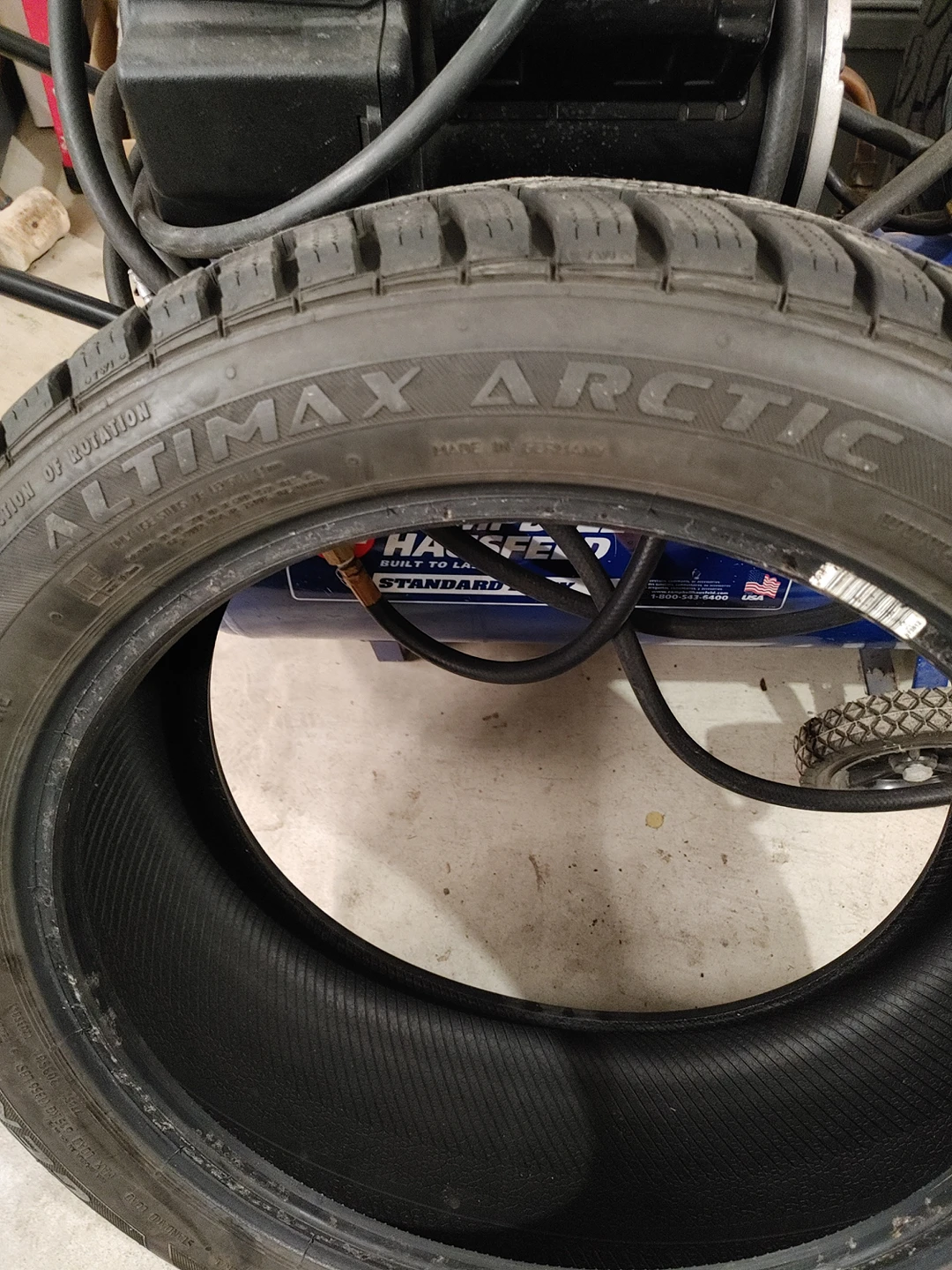 Snow Tires 215/50R17 image indicator(3)