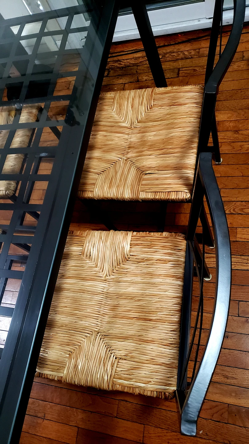 Glass Top Dining Table w/ 4 ratan seat - photo 3