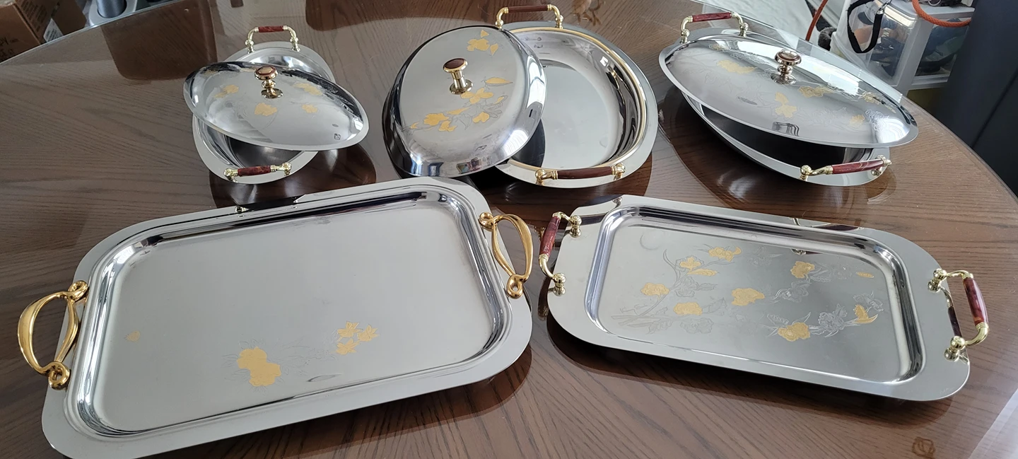 Set of 3 serving platters with lids and 2 matching serving trays thumbnail