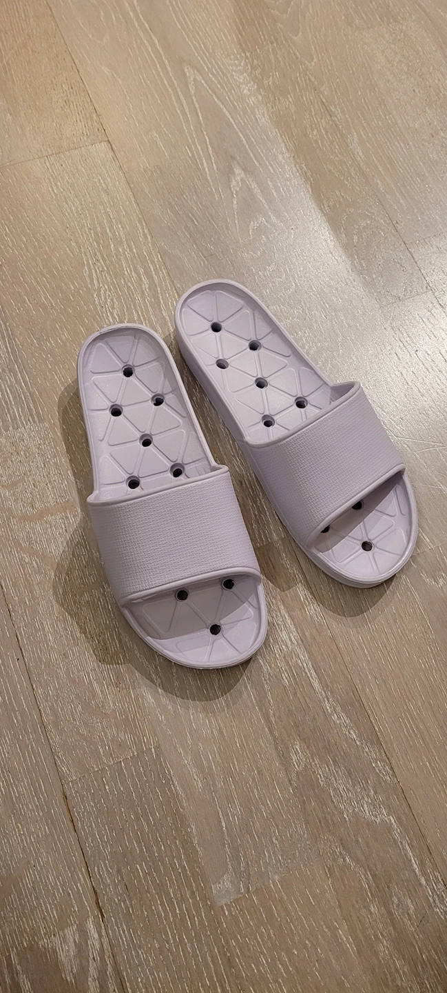 Brand new water draining slipper thumbnail