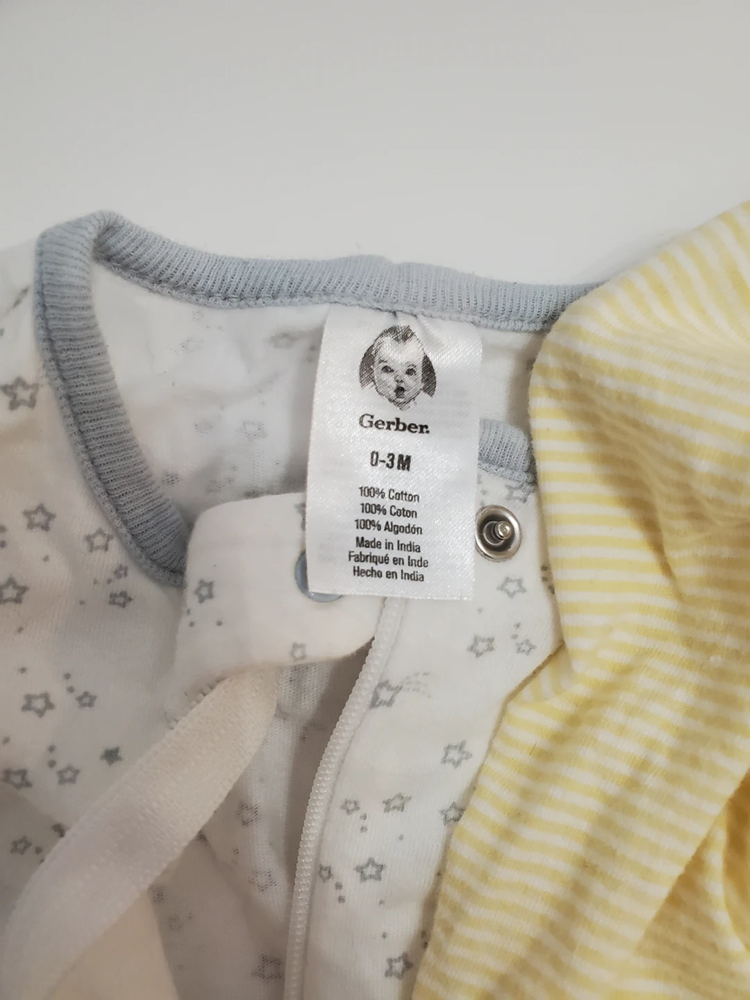 Baby clothes (Gerber 0-3 months sleepers) - photo 2