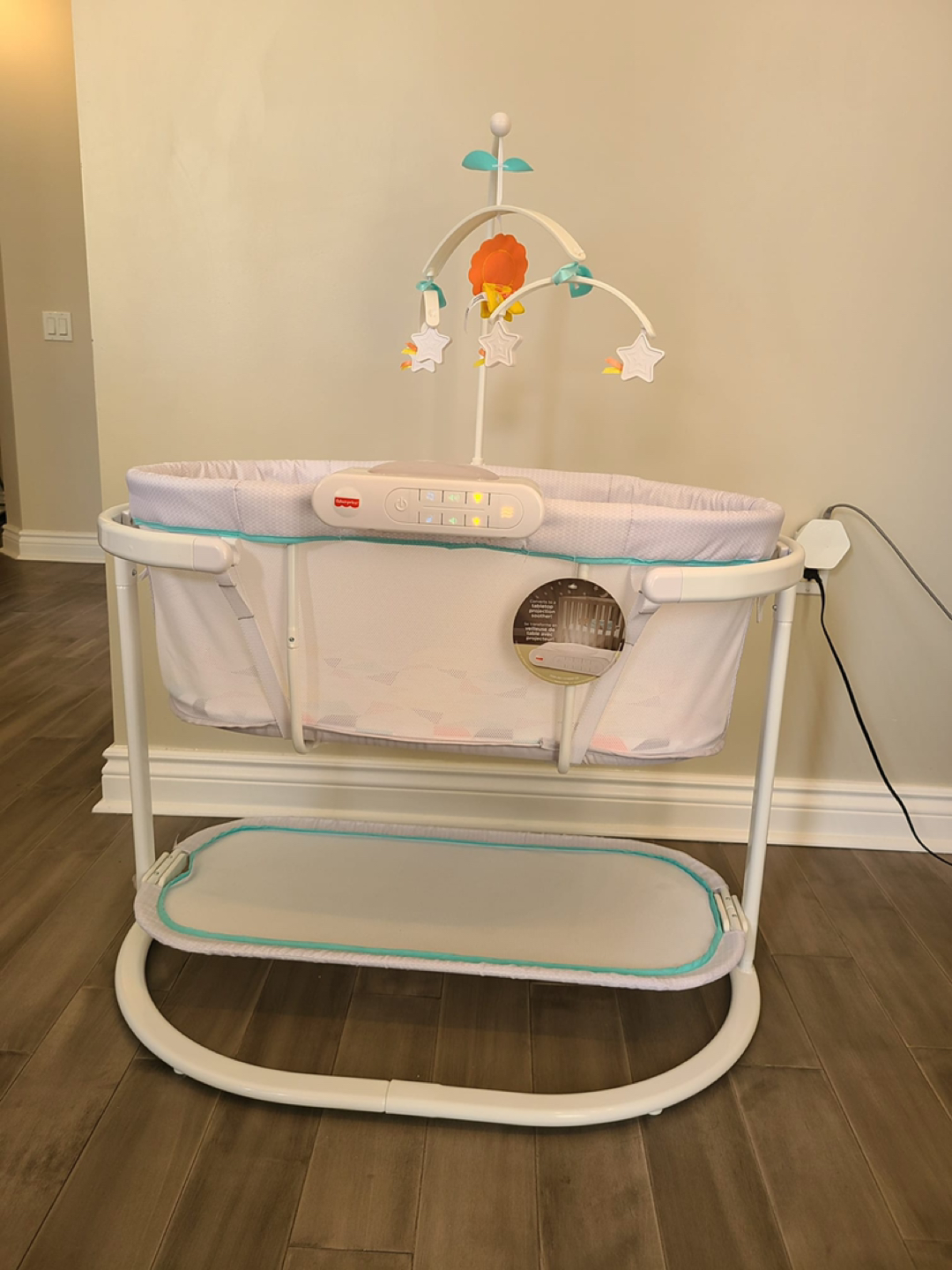 Moving out sale: Fisher price Soothing motion bassinet - photo 4