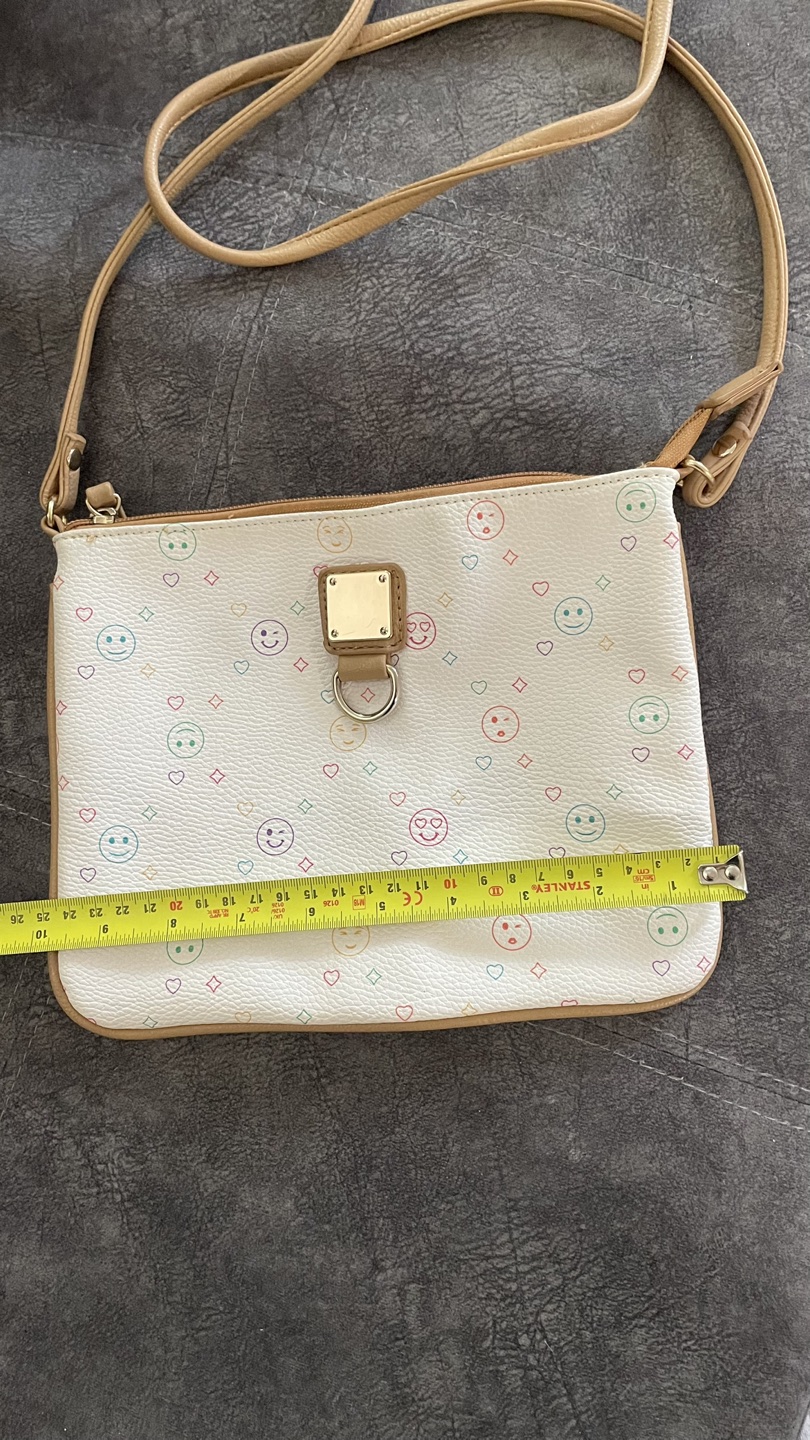 Crossbody bag thumbnail