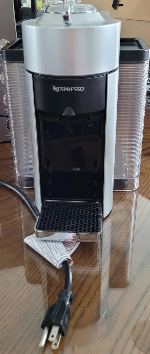 Nespresso Vertuo Coffee & Espresso Machine with Aeroccino thumbnail