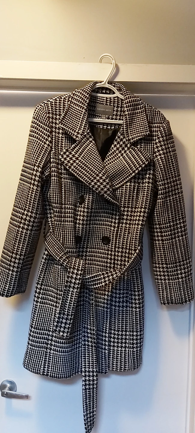 woman's fall/winter coat