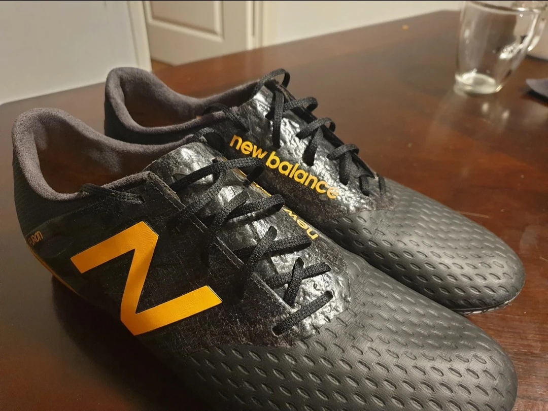 NEW BALANCE SOCCER SHOES