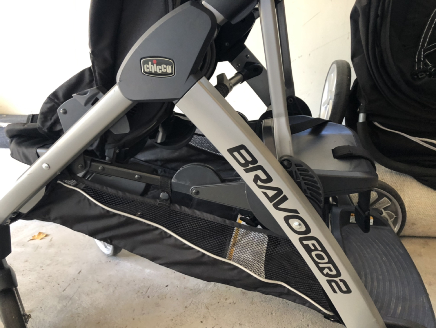 Chicco BravoFor2 Standing/Sitting Double Stroller - photo 3