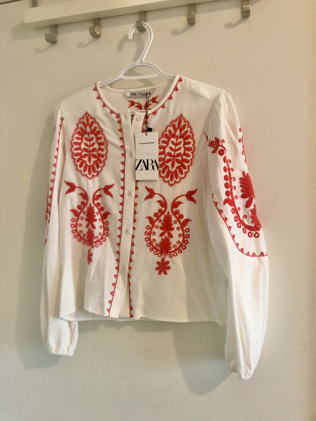 NEW WITH TAGS - Zara woman top - M thumbnail