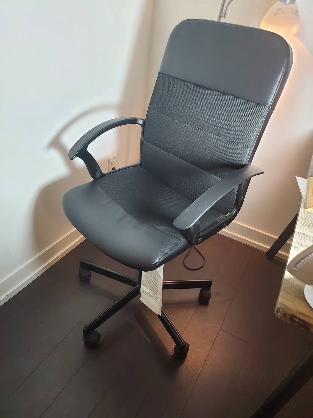 Ergonomic office chair