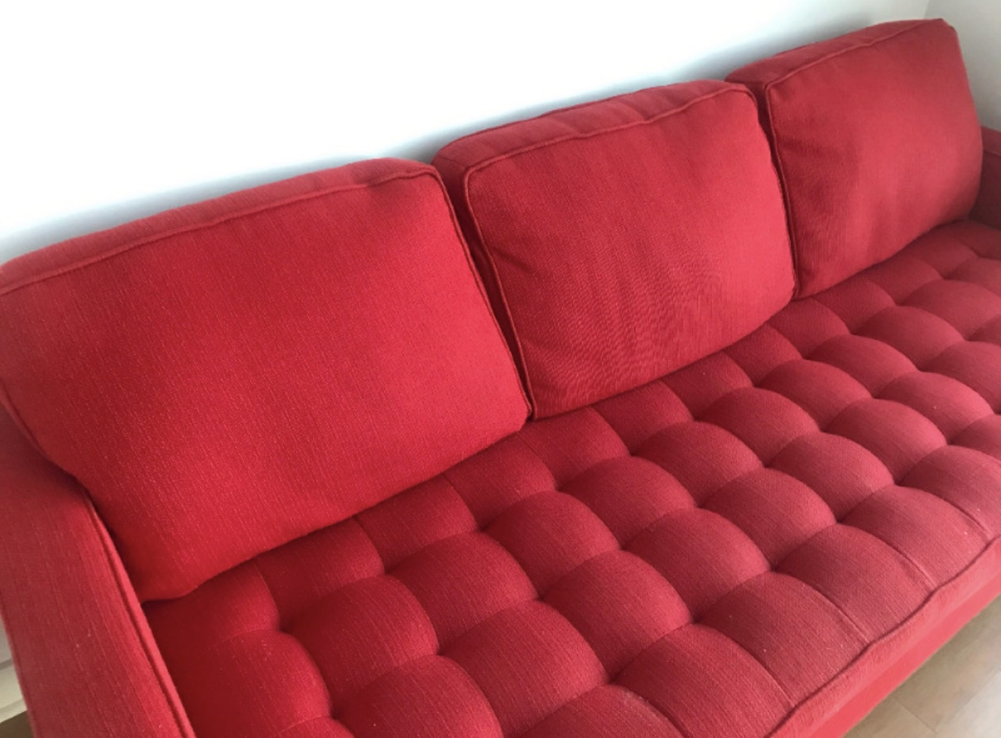 Beautiful Red Three Seater Sofa / Couch - photo 2