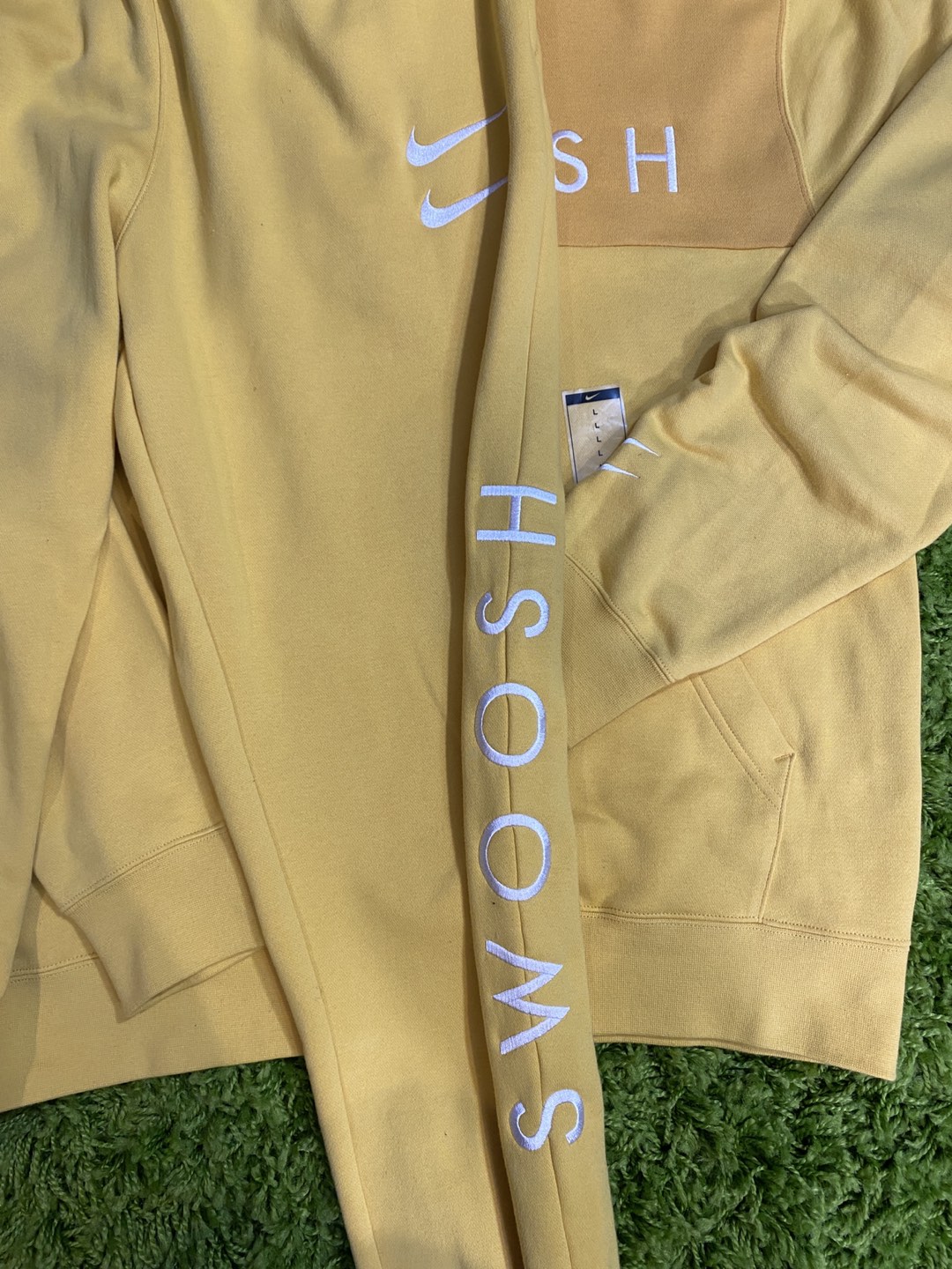 Brand New Nike Tracksuit image indicator(2)