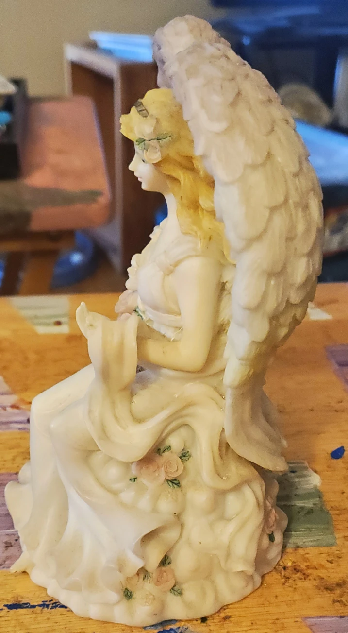 sitting Angel - photo 4