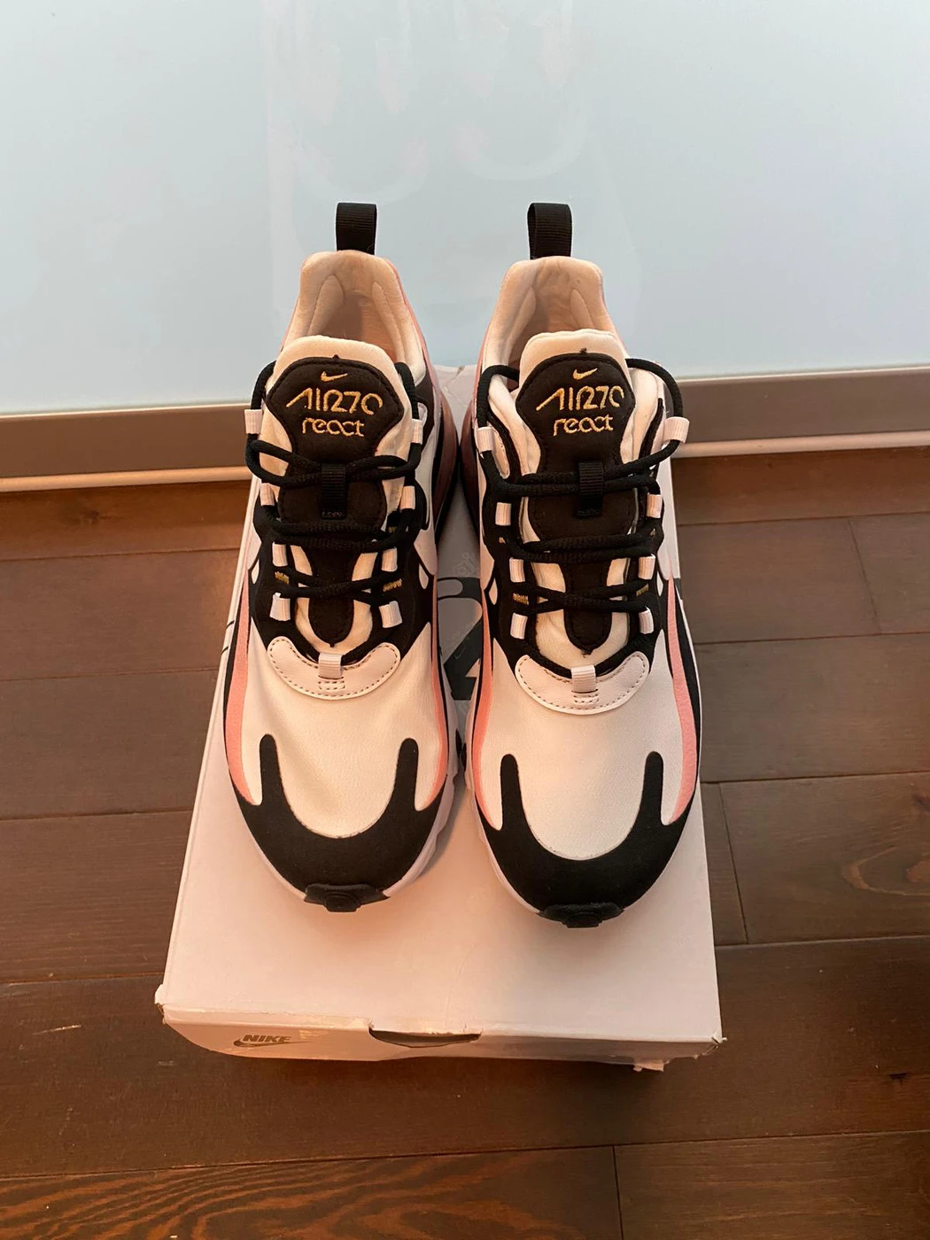 NIKE AIRMAX REACT SIZE 7 thumbnail