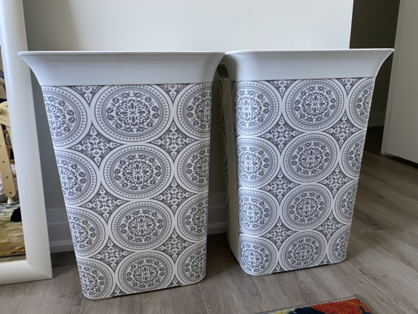 Stylish Laundry Hamper - photo 2