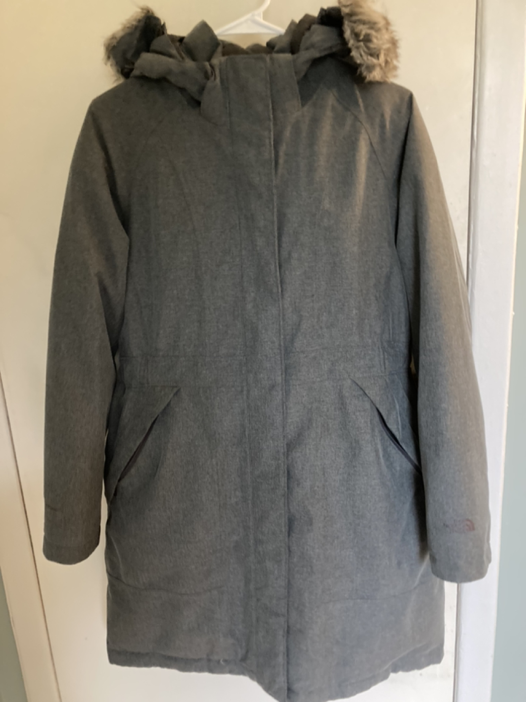 North Face parka (M) in excellent condition image indicator(2)
