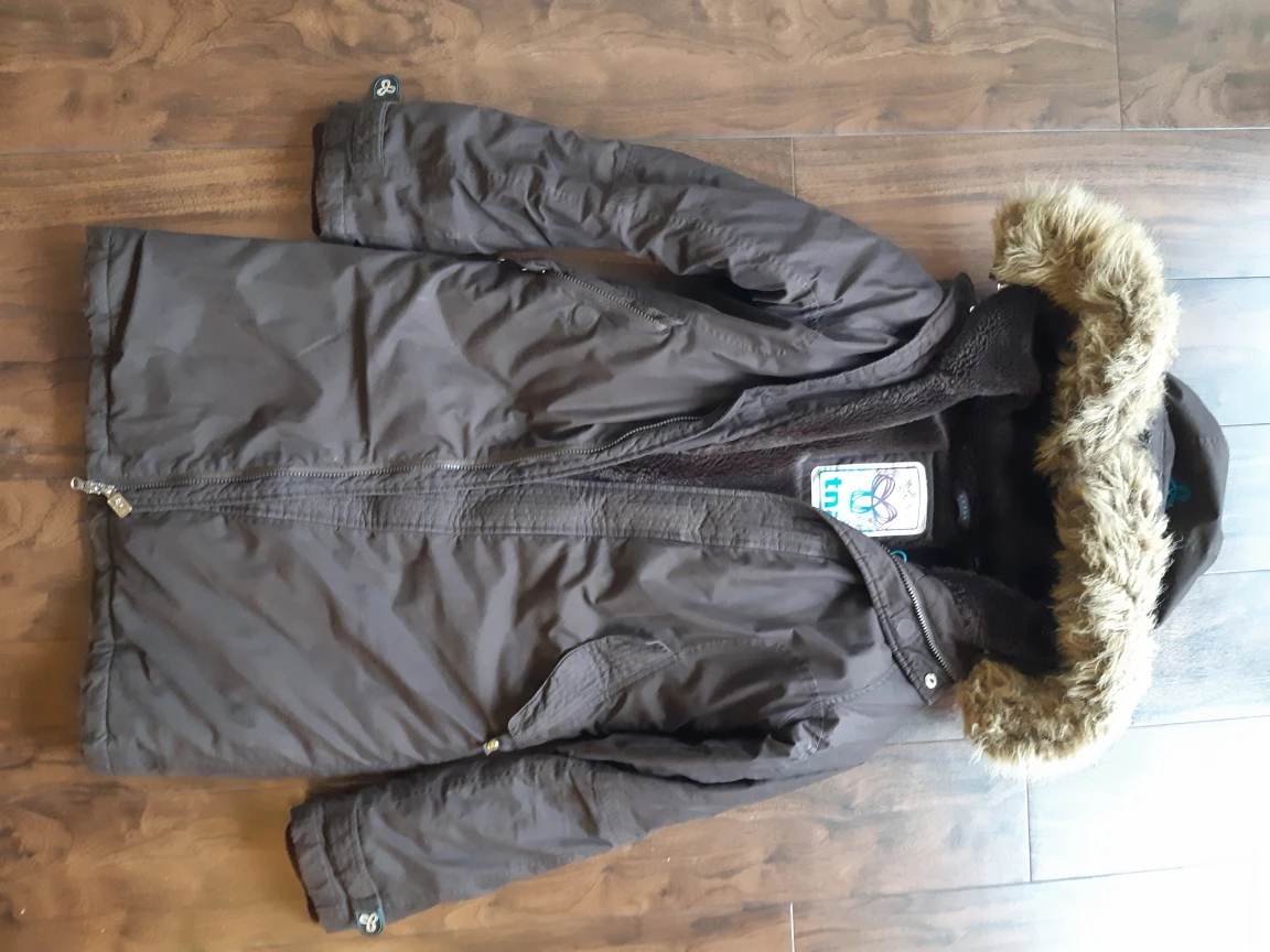 Aritzia winter coat small size