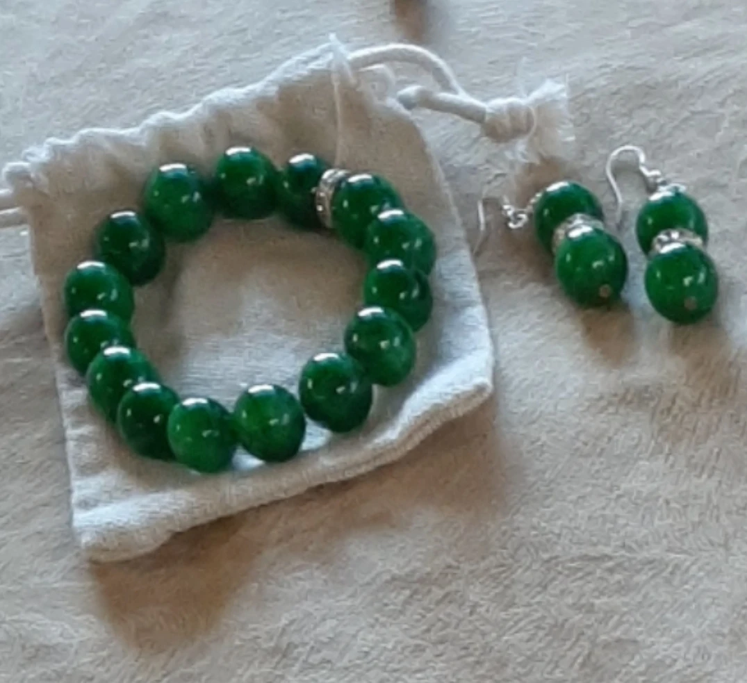 Green Jade bracelet and earrings thumbnail