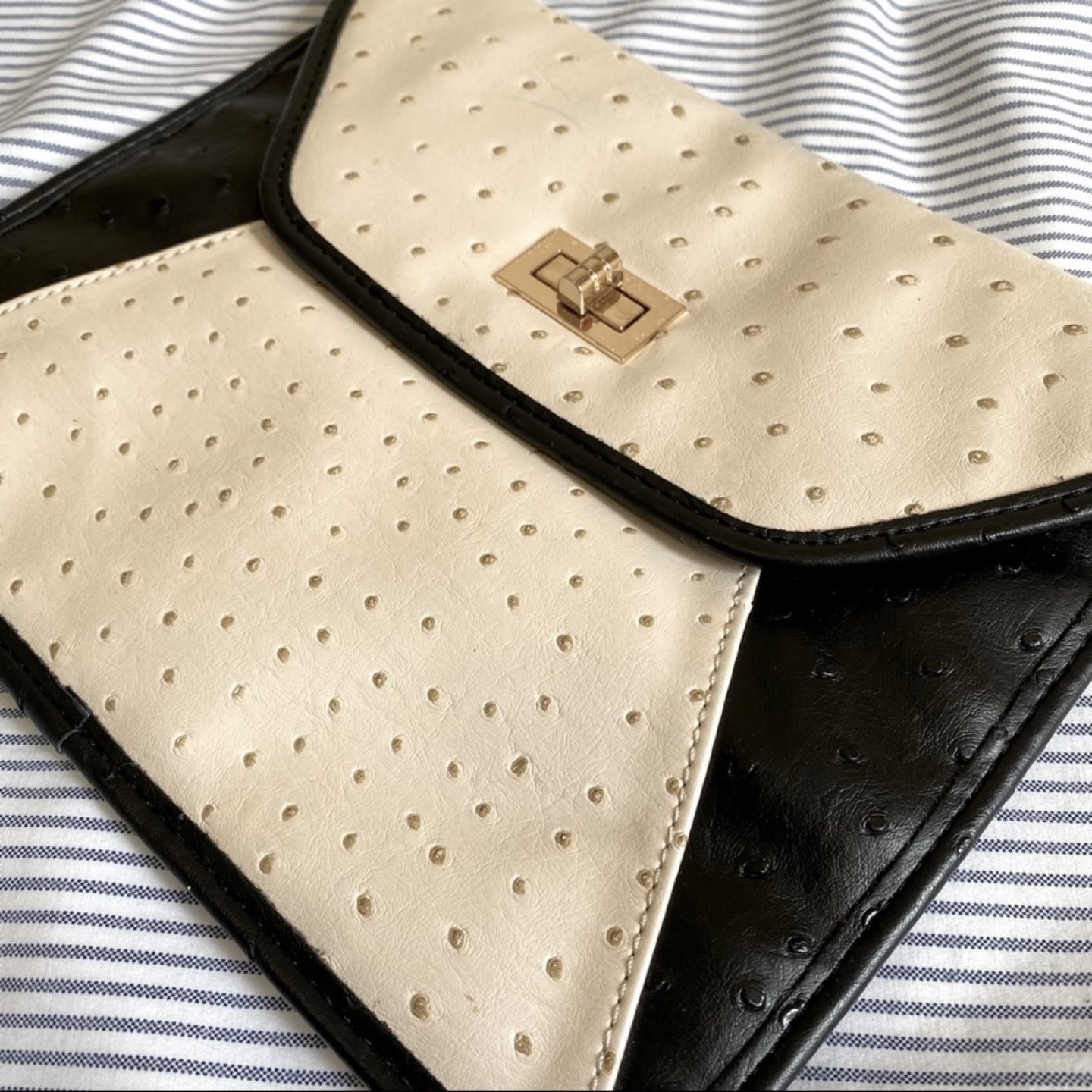 ALDO beige black envelope hand bag image indicator(3)