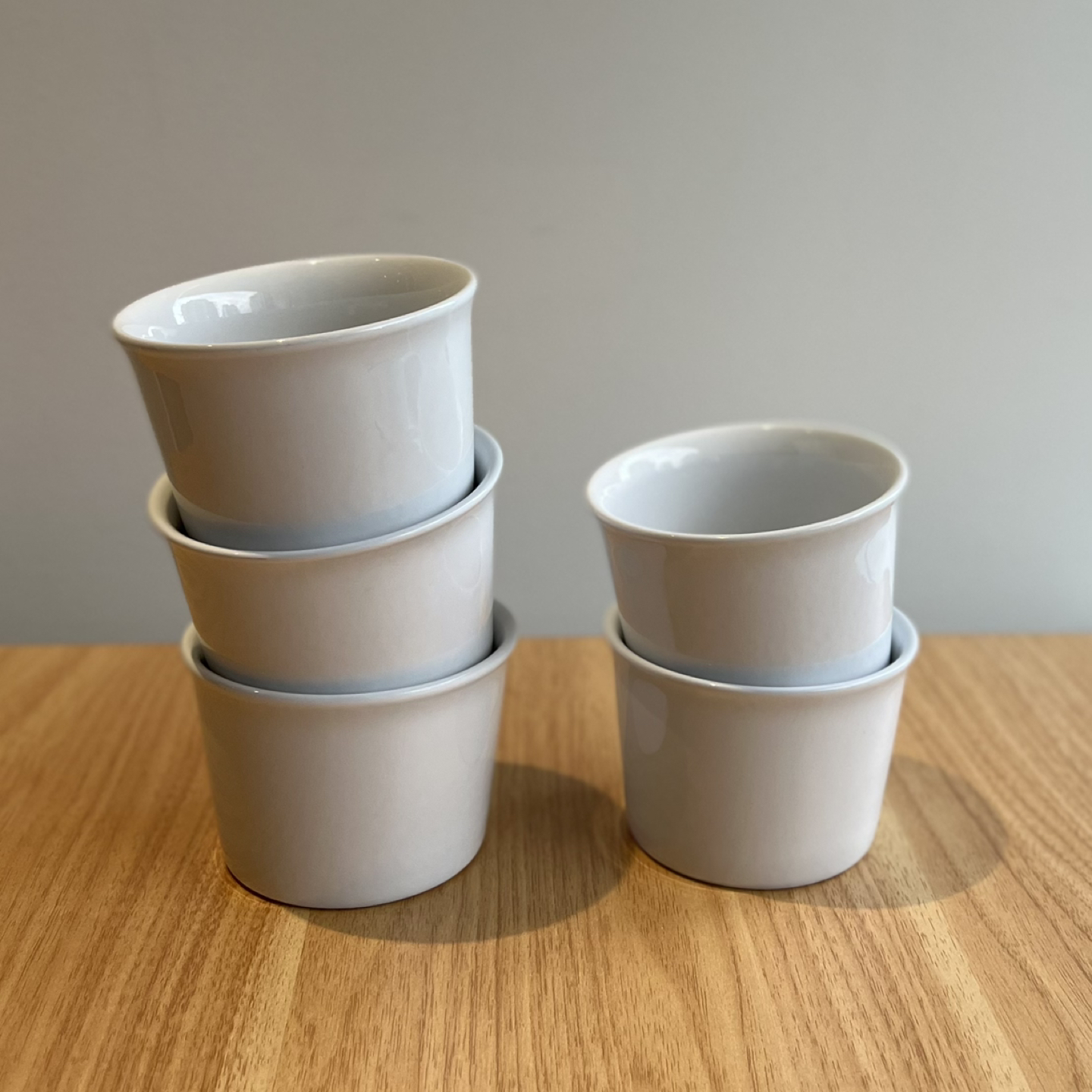 Set of 5 small bowls / ramekins