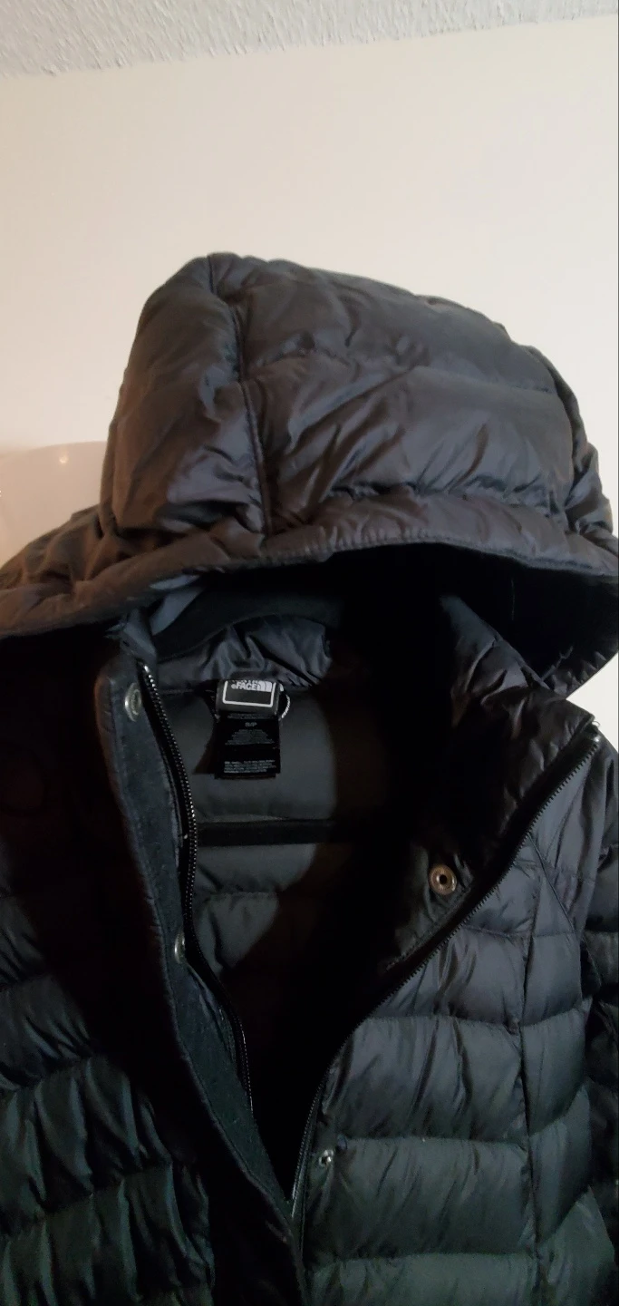 Northface woman long down jacket- small $50 - photo 4