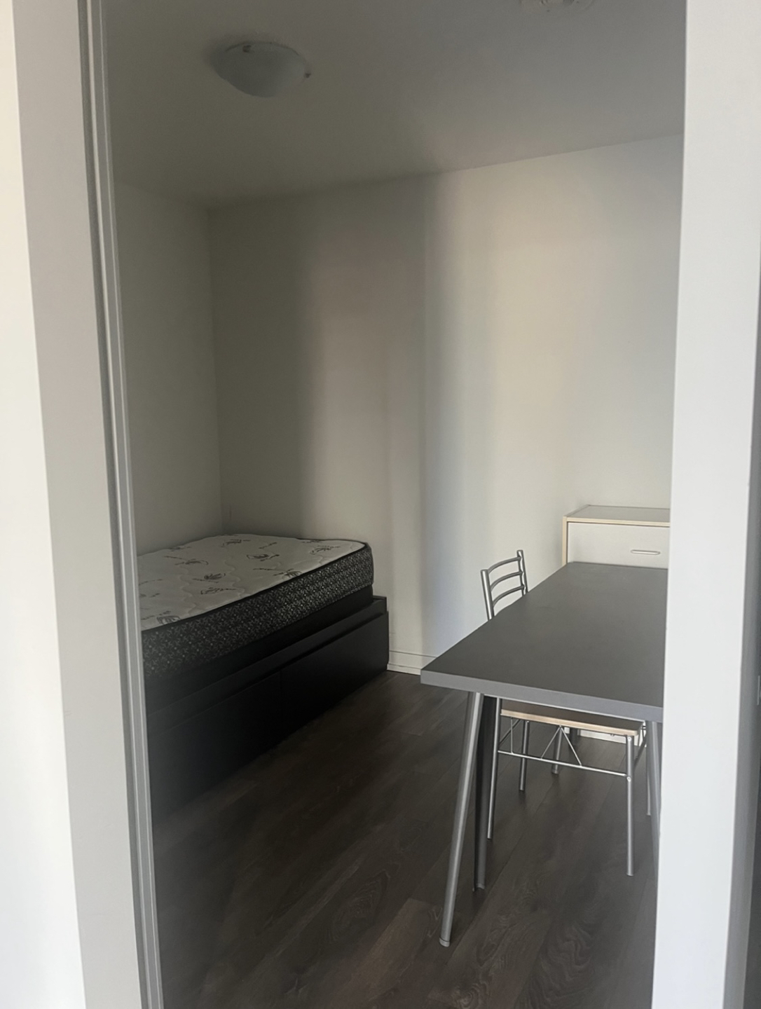 Black bed frame + 2 drawers (twin/double) thumbnail