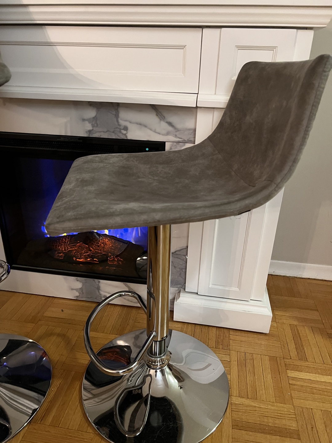 ADJUSTABLE BAR STOOLS - photo 5