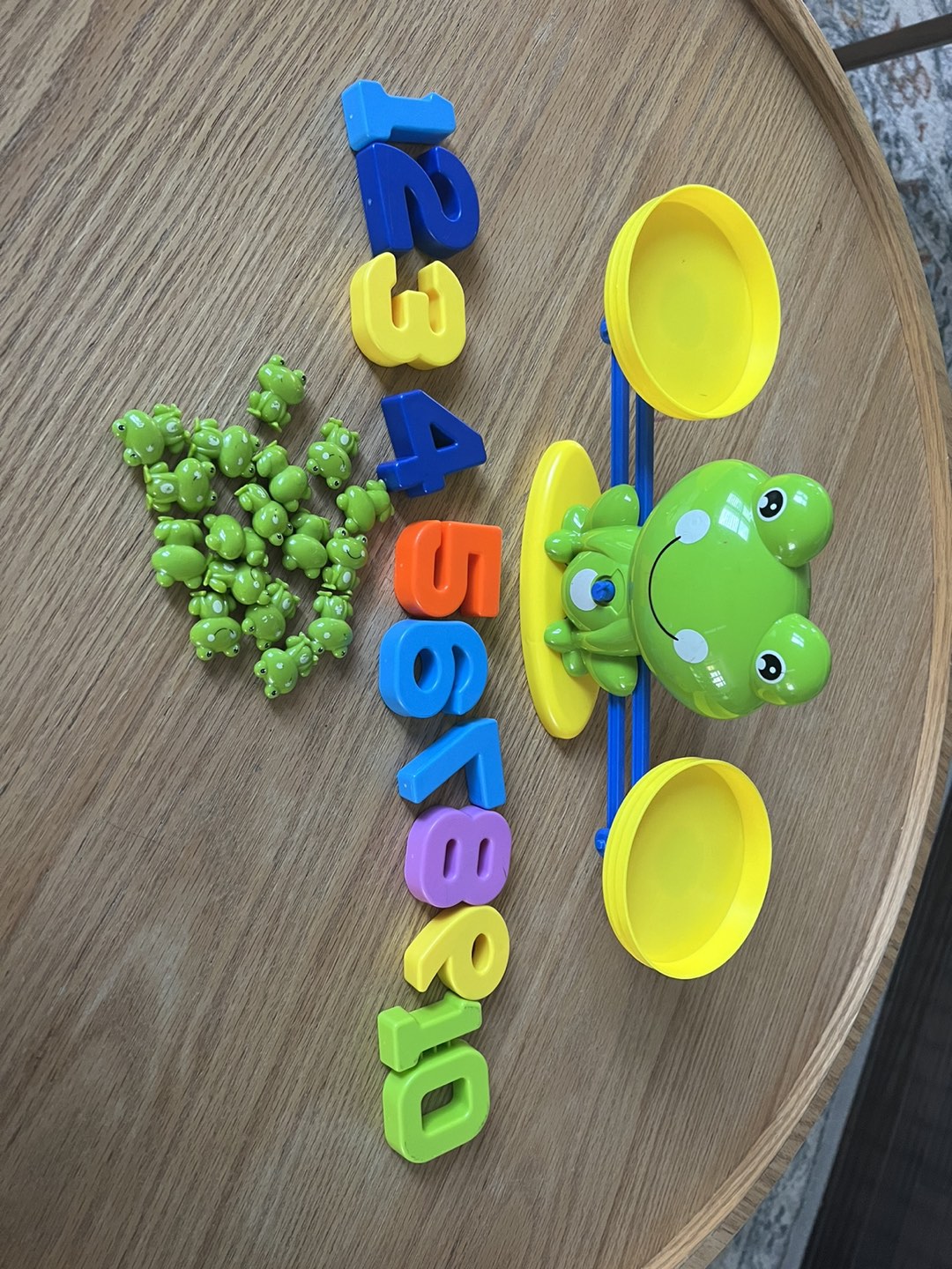 Montessori Math Frog Toy thumbnail