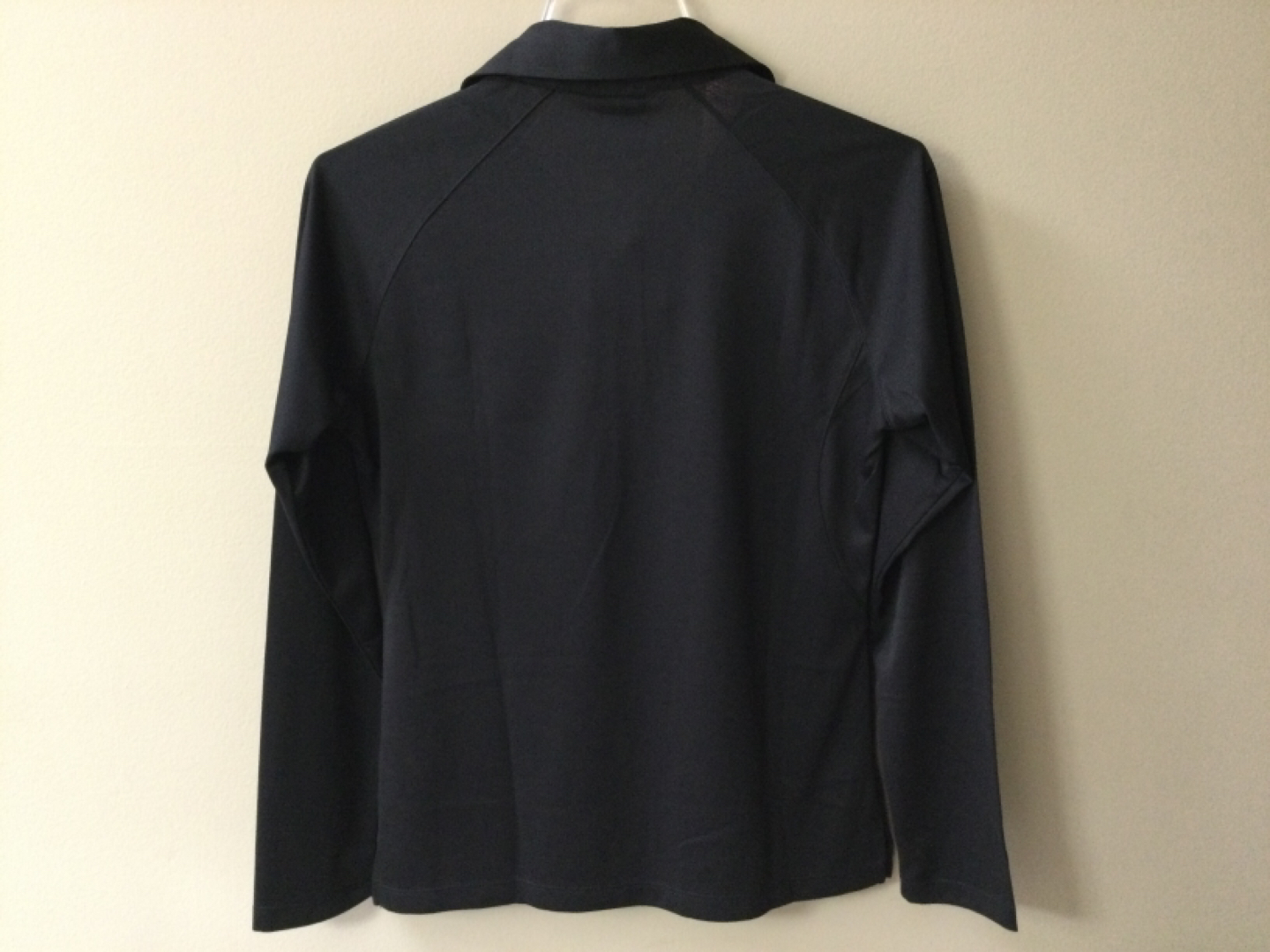 Mizuno women’s black quick dry long sleeves polo shirt NWT image indicator(3)