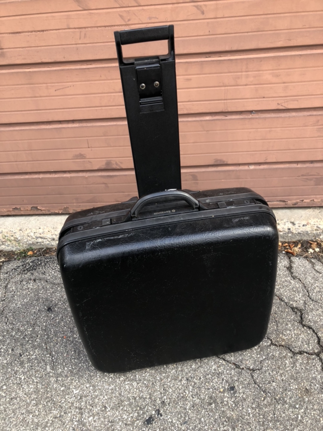 8x24x24. Inch luggage 2 wheels. thumbnail