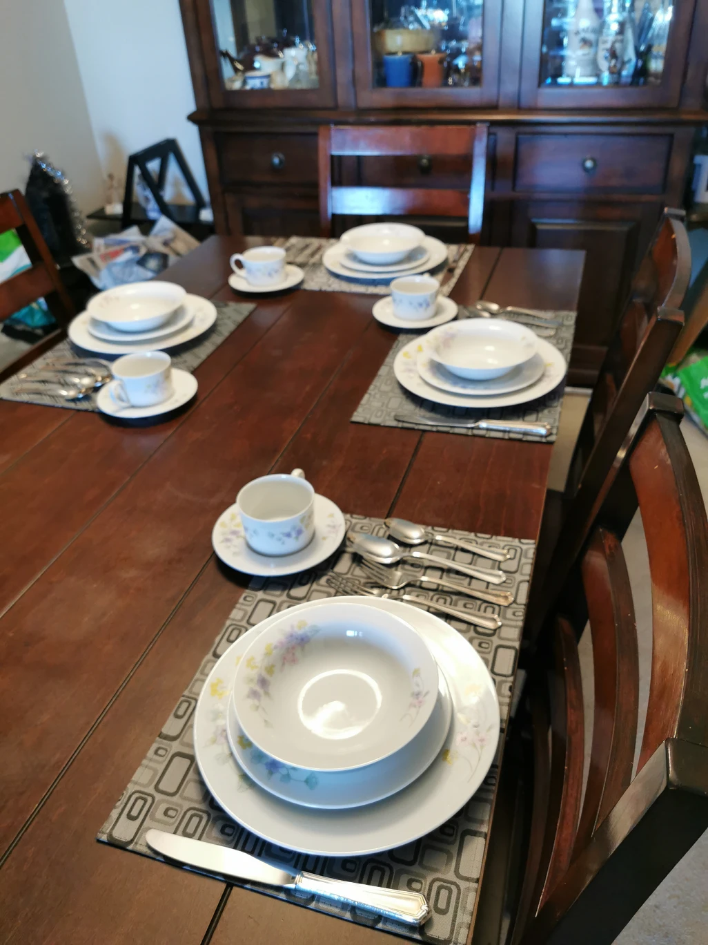 Complete 40 Piece Dinnerware & Silverware Set thumbnail