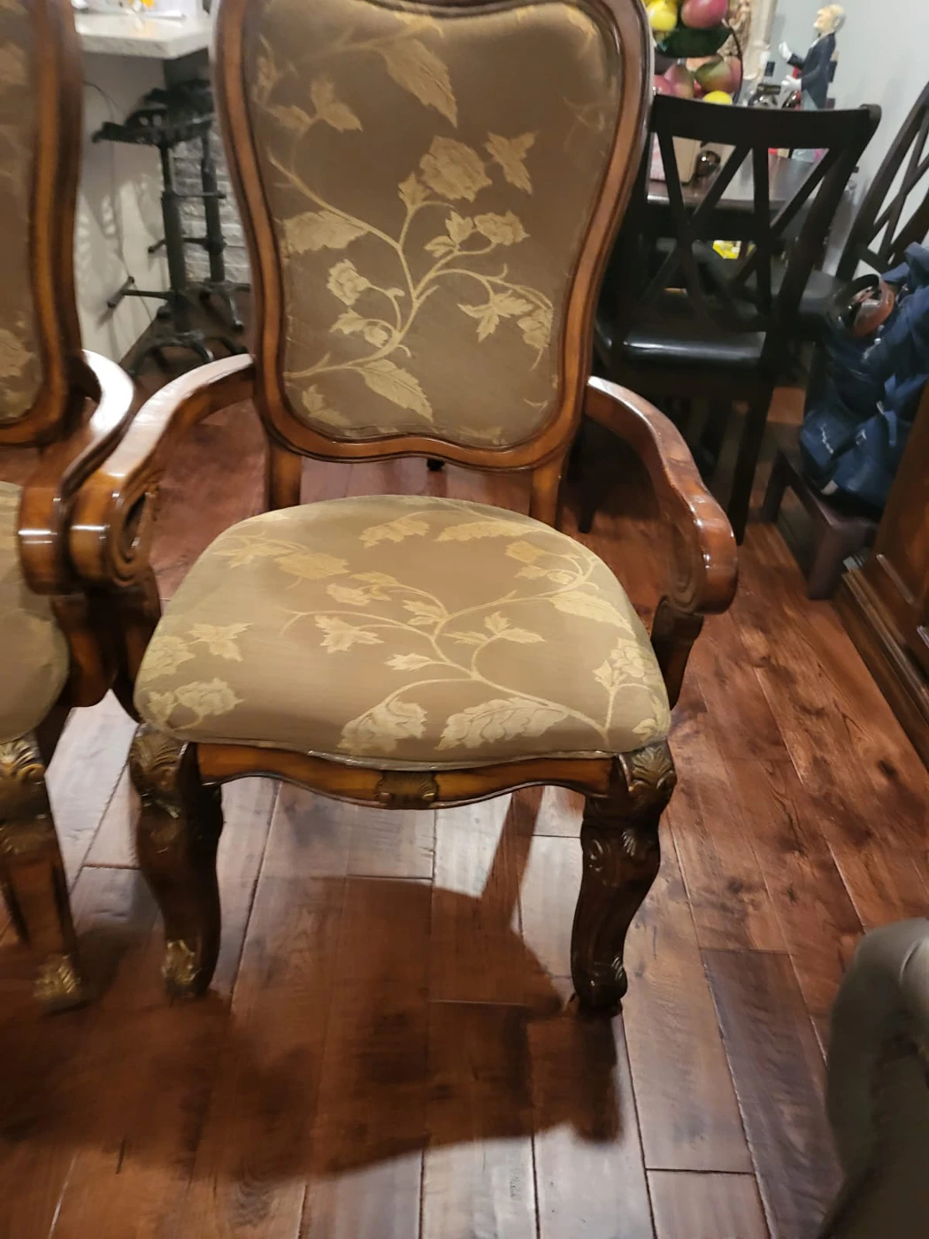 Accent Chairs image indicator(2)