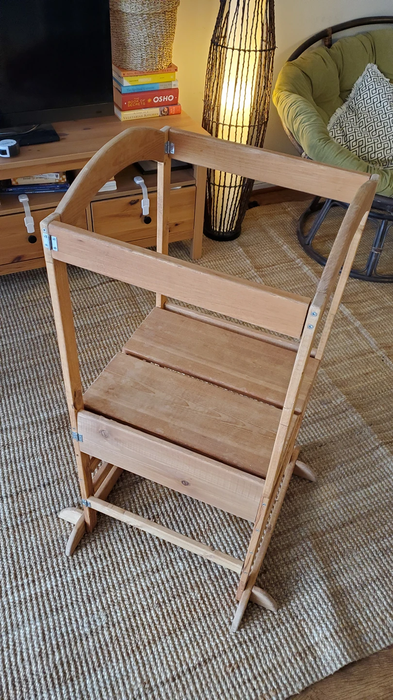 Foldable Learning Tower with Adjustable Height thumbnail