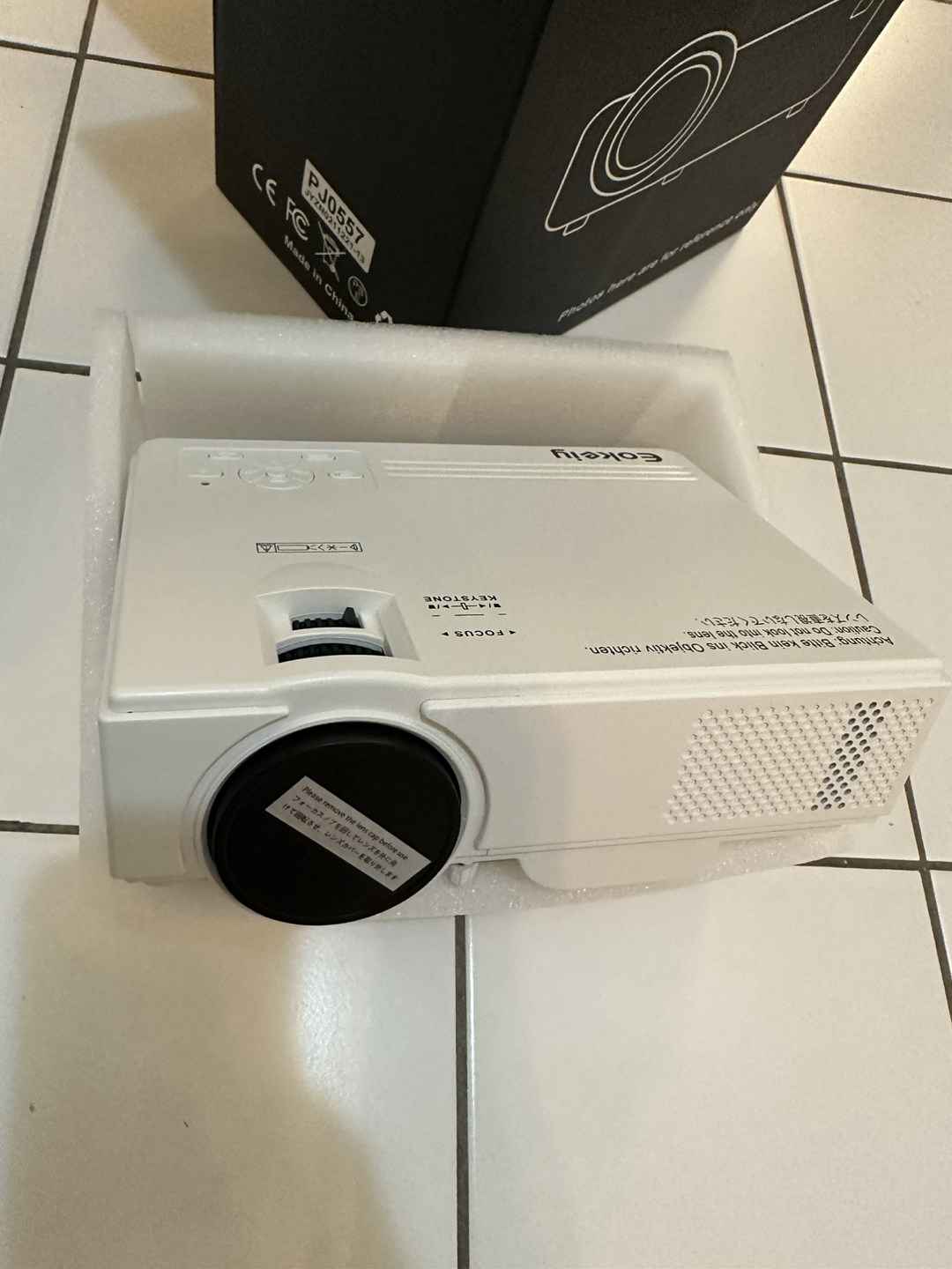 Projector with 100'' Projector Screen 1080P Full HD and WIFI - photo 2