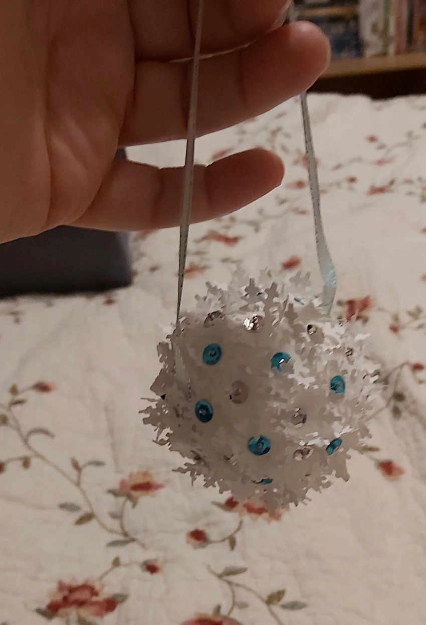 Homemade Snowball Ornament #freecycle